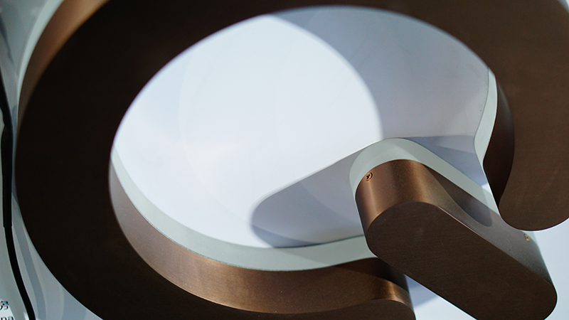 大型樓頂發(fā)光字使用鍍鋅板還是鋁板比較好？