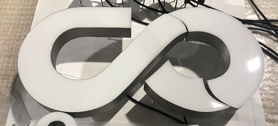 決定樹脂發(fā)光字使用壽命的因素有哪些？