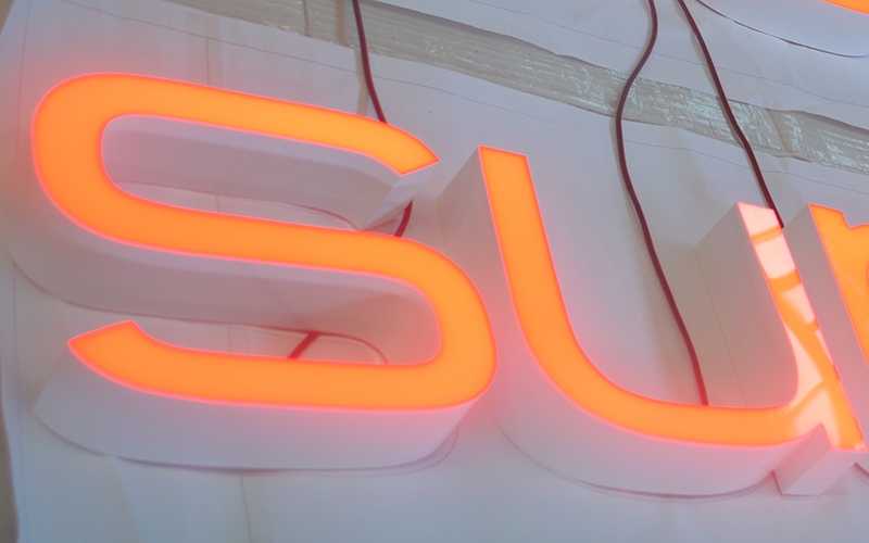 超級(jí)發(fā)光字是什么意思，跟普通發(fā)光字有什么區(qū)別