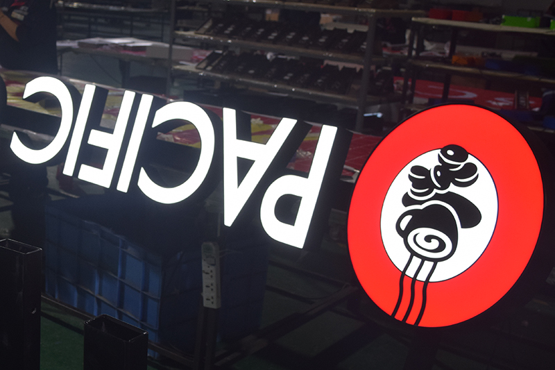 店鋪門頭招牌發(fā)光字的特點有哪些？