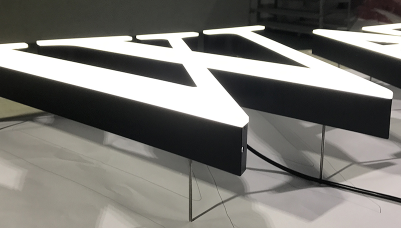 LED亞克力發(fā)光字的優(yōu)點和缺點分別有哪些？