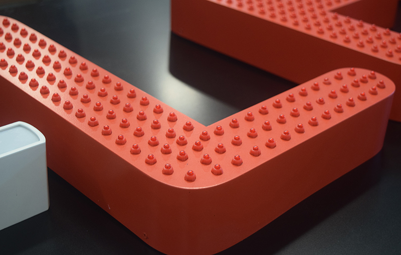 影響LED外露發(fā)光字使用壽命的因素有哪些？