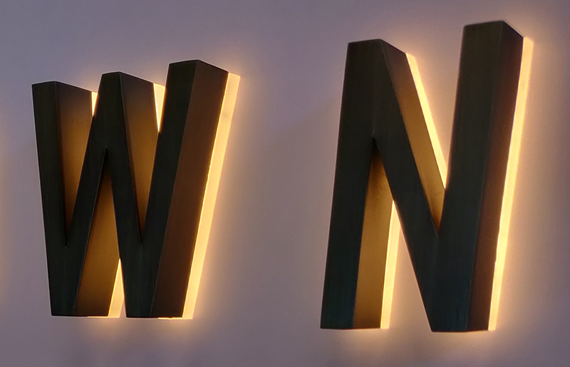 吸塑發(fā)光字和金屬發(fā)光字的區(qū)別在哪里？