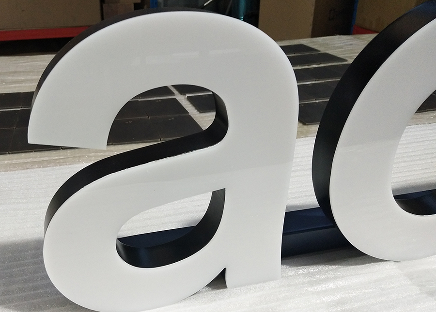 廣告招牌發(fā)光字設(shè)計制作過程中怎么選材？