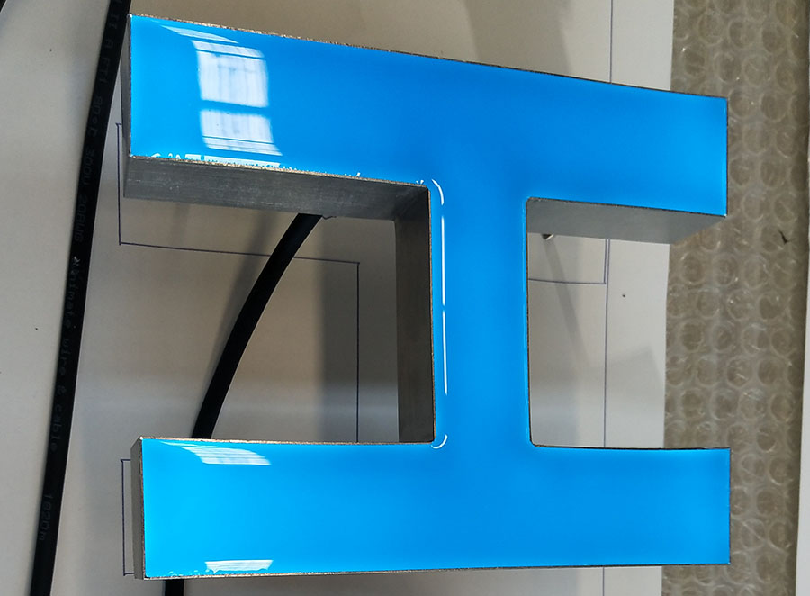 樹脂發(fā)光字的優(yōu)點和缺點分別有哪些？