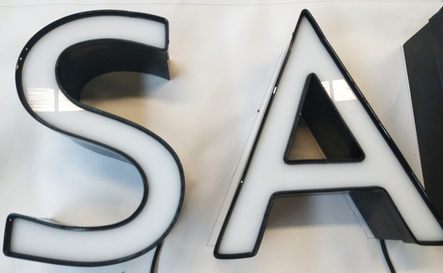 外露發(fā)光字和內(nèi)發(fā)光字的區(qū)別是什么？