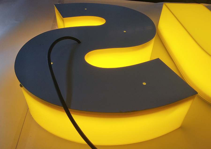 通體發(fā)光字的安裝方法和步驟是什么？