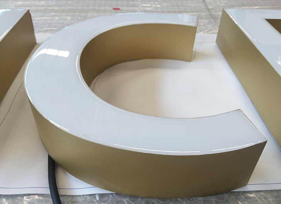 樹脂發(fā)光字與吸塑字有哪些差異？