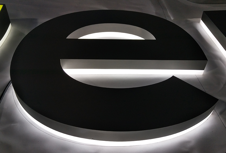 LED背發(fā)光字的特點(diǎn)和優(yōu)點(diǎn)有哪些？