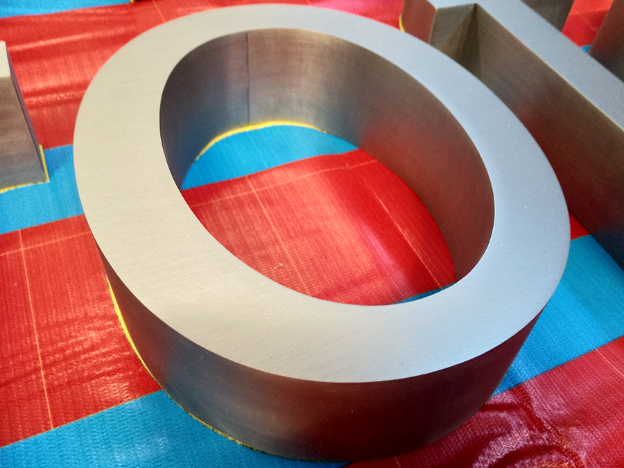 精品不銹鋼發(fā)光字制作流程步驟有哪些？