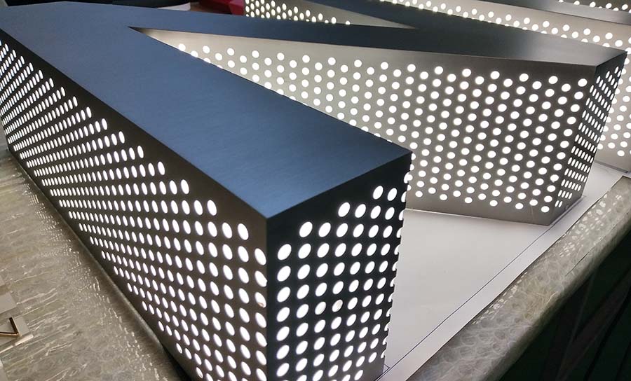 LED不銹鋼發(fā)光字制作步驟流程有哪些？