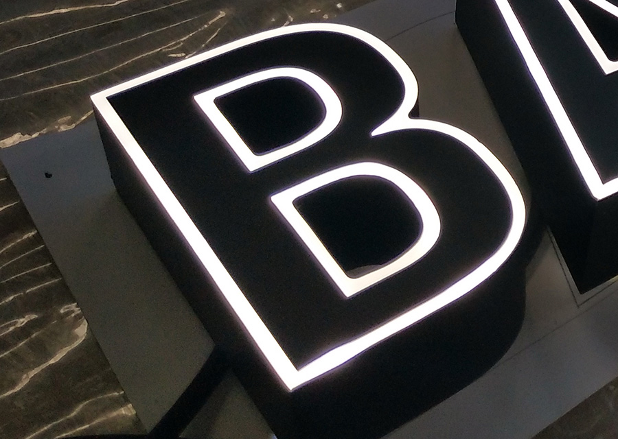 廣告發(fā)光字設(shè)計制作應(yīng)該考慮哪些因素？