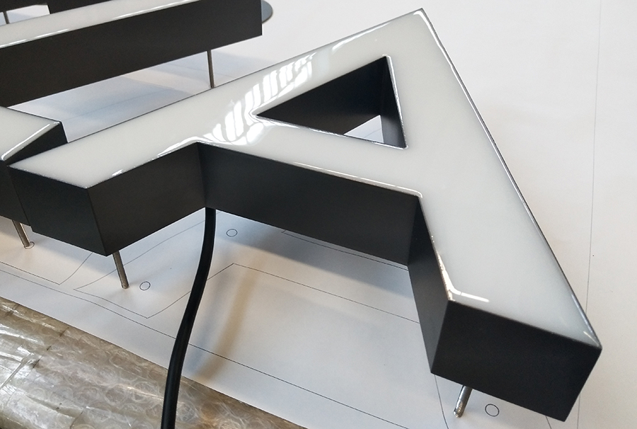 樹脂發(fā)光字的11大優(yōu)點是什么？