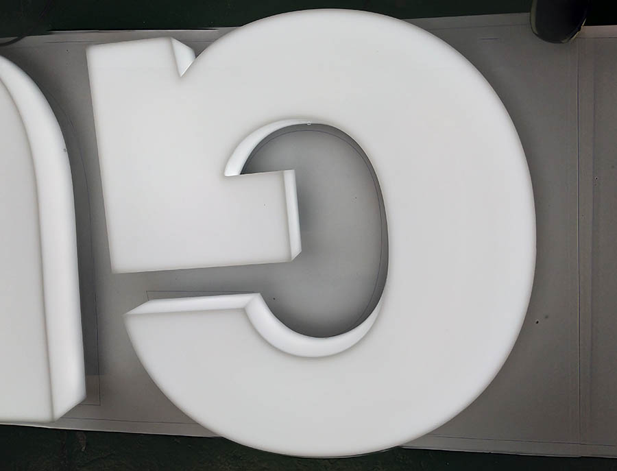 三面發(fā)光字是什么意思？有哪些特點？