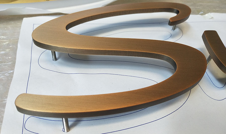 金屬實(shí)心字的特點(diǎn)優(yōu)點(diǎn)有哪些？