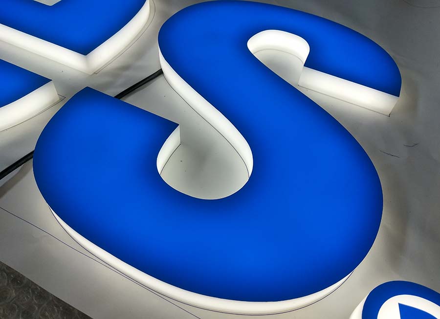 全亞克力發(fā)光字的6個特點優(yōu)點是什么？