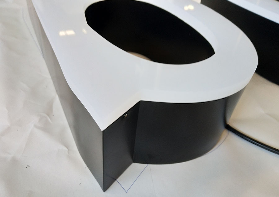 亞克力發(fā)光字價格怎么算，多少錢一個平方？