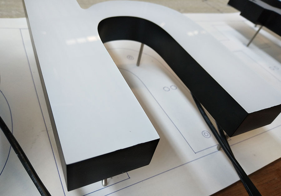 亞克力發(fā)光字用到的亞克力到底是什么？