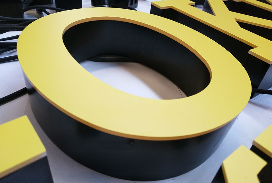 亞克力無邊框發(fā)光字制作需要注意些什么？