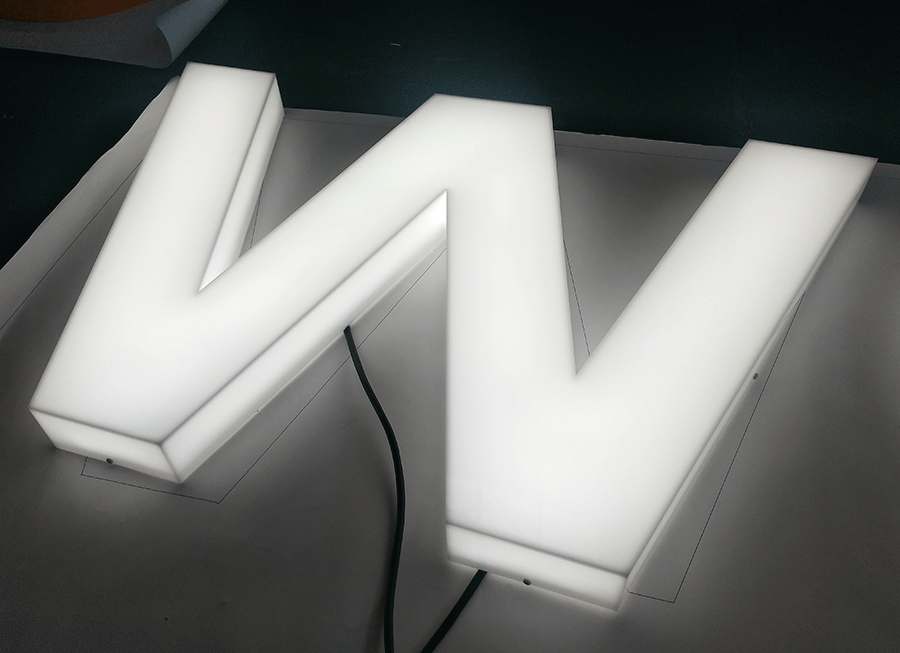 5種常見(jiàn)的通體亞克力發(fā)光字介紹