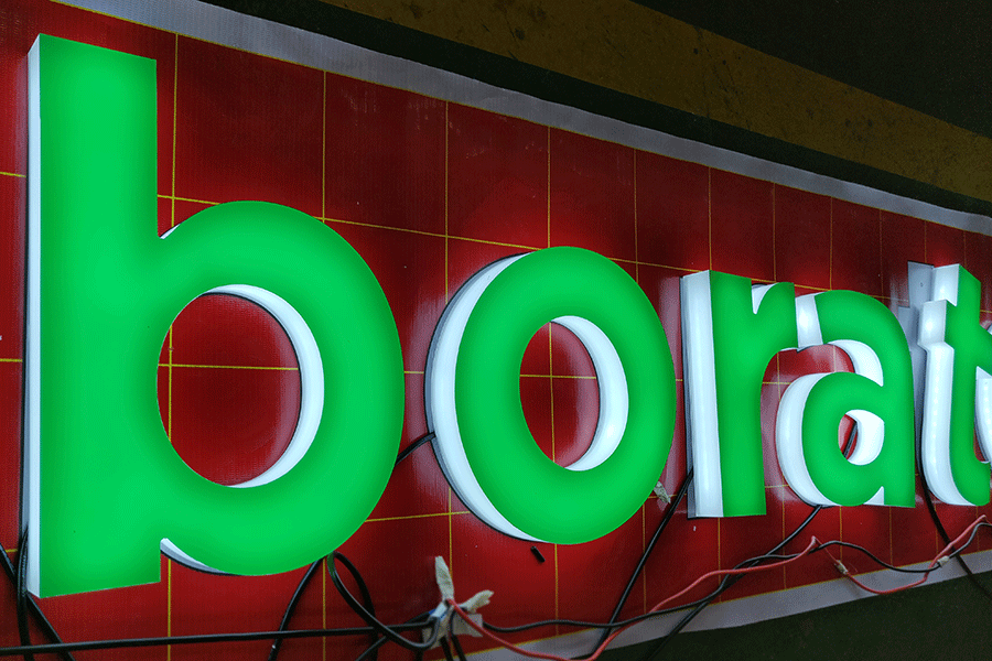 三層亞克力發(fā)光字有什么優(yōu)勢及特征？