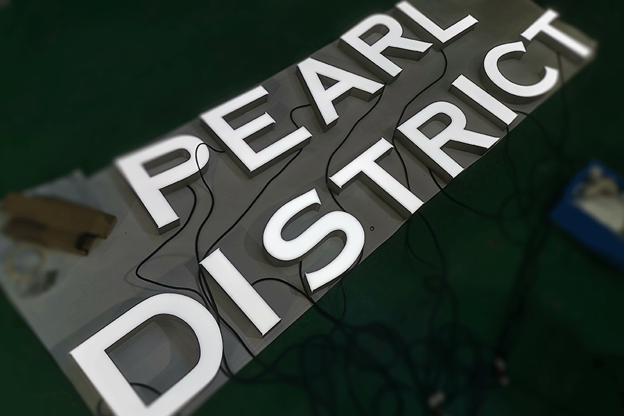 鋁邊無邊字有什么優(yōu)勢特征與制作工藝流程？