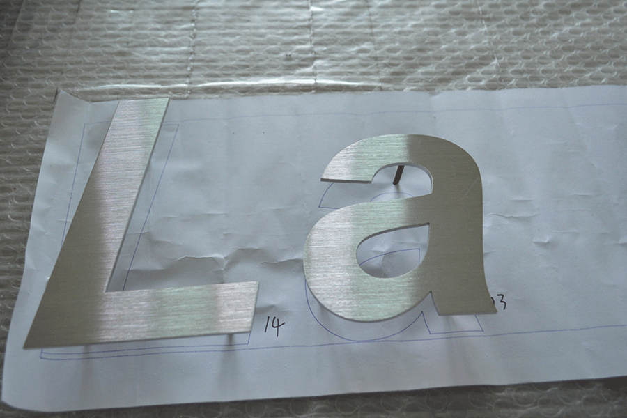 不銹鋼發(fā)光字有哪些典型應用？