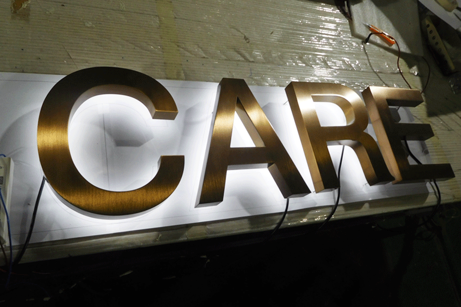 平面字與背光字主要區(qū)別有哪些？