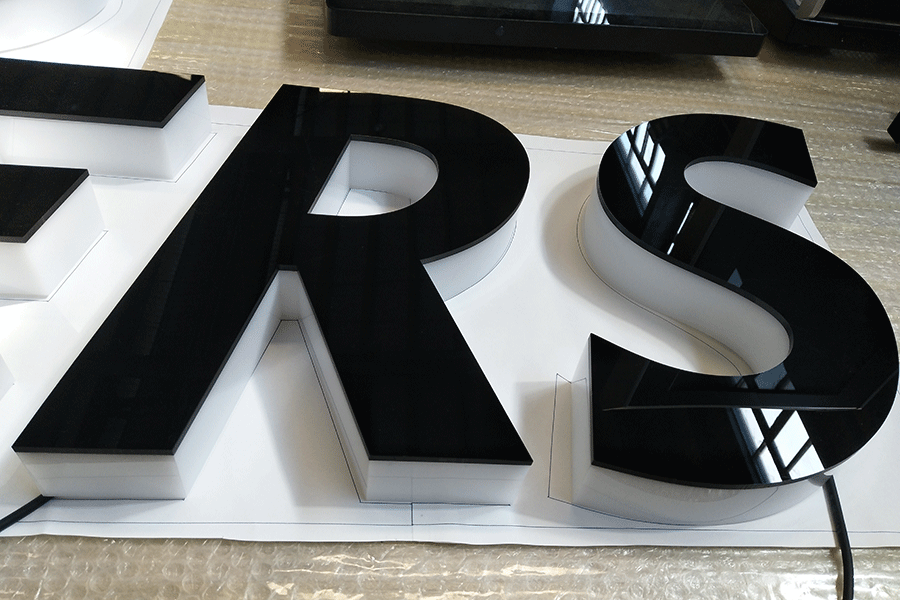 亞克力吸塑字制作流程和特點(diǎn)有哪些？