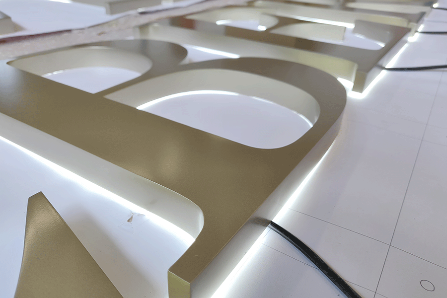 不銹鋼字門頭招牌制作有什么優(yōu)點(diǎn)？