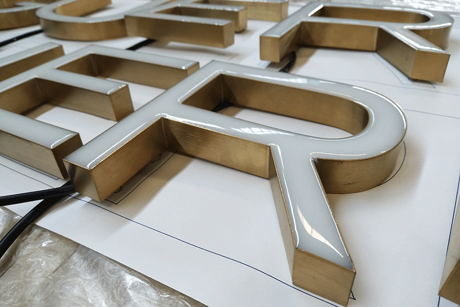 制作室內(nèi)LED樹脂字有哪些優(yōu)點？