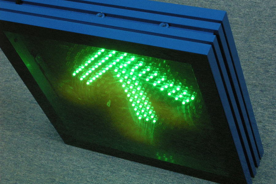 定制led沖孔字使用光源有什么特色？