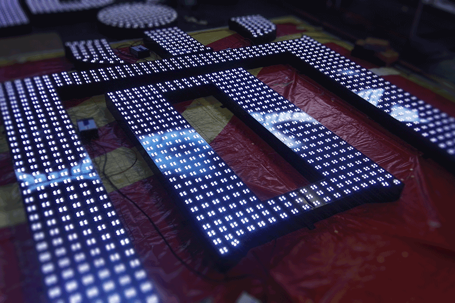 LED穿孔發(fā)光字制作有哪些特征？