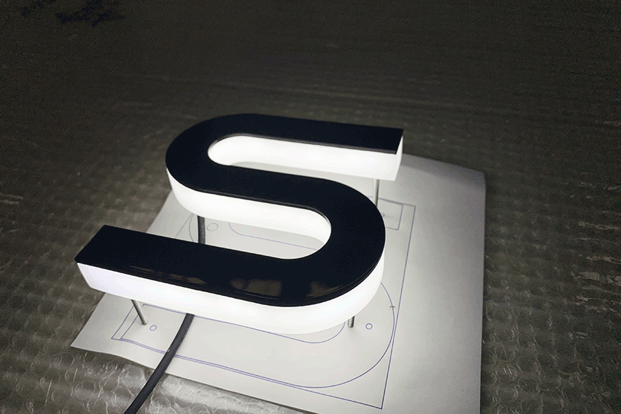 定制led迷你發(fā)光字有什么優(yōu)點(diǎn)？