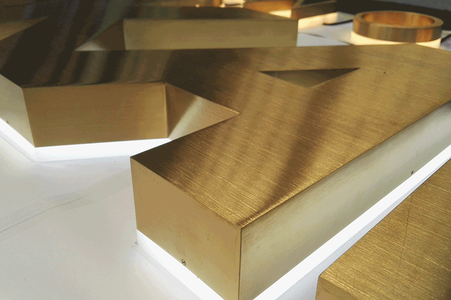 設(shè)計制作不銹鋼發(fā)光字具備哪些特征？