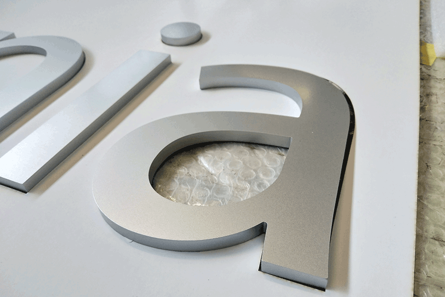 定制LED亞克力字有哪些特性？