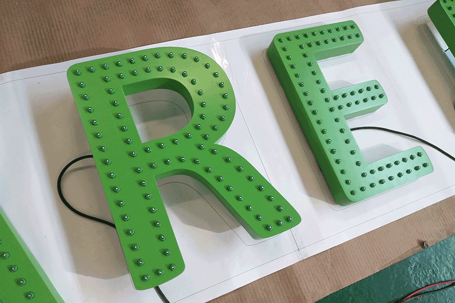 穿孔字設(shè)計制作具備哪些優(yōu)質(zhì)特點？