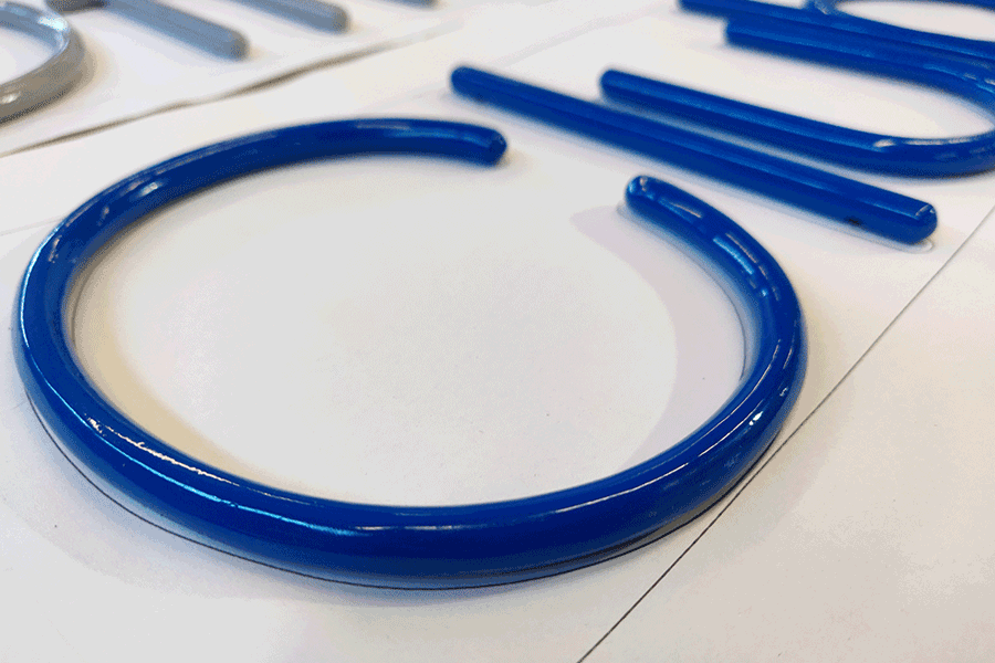 設(shè)計(jì)制作亞克力烤漆字有哪些亮點(diǎn)？