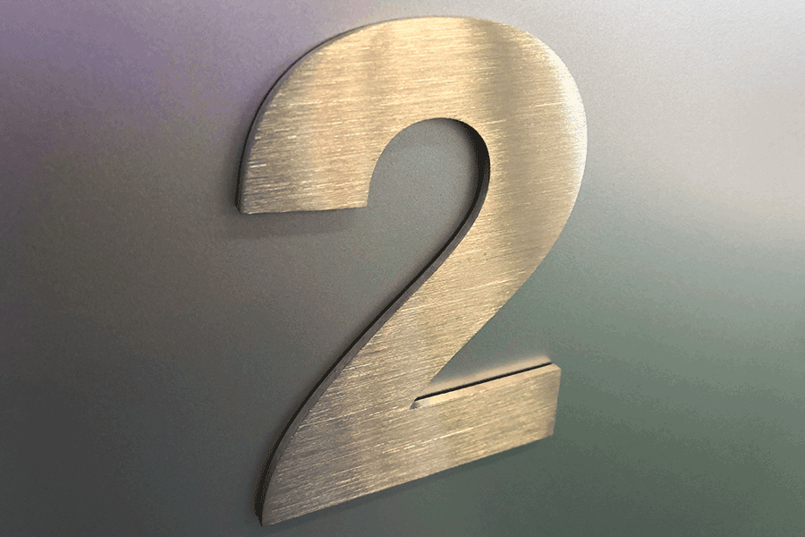 定制金屬實(shí)心字有什么特征？