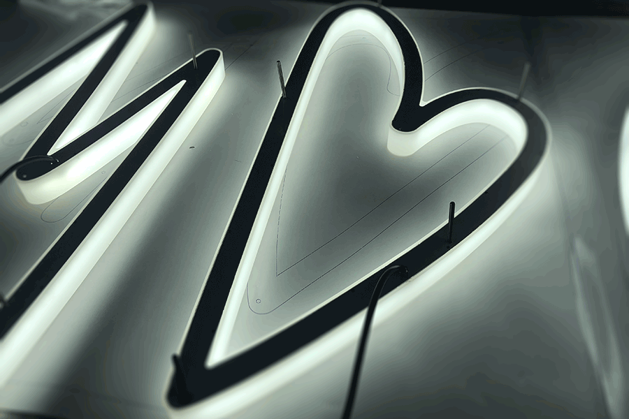 設計制作迷你字發(fā)光標識牌需注意哪些細節(jié)？