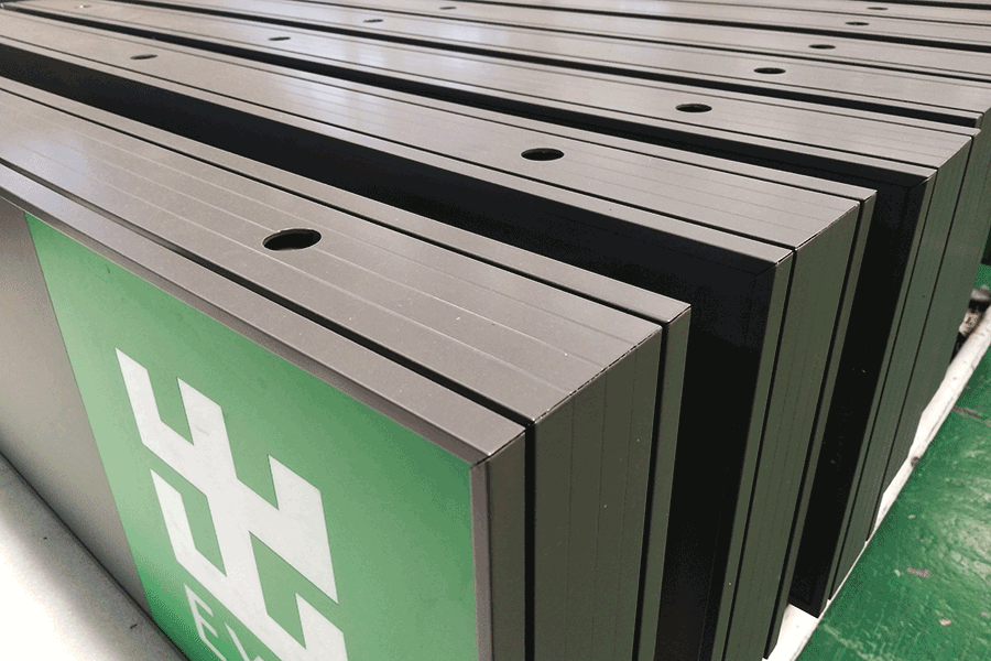 鈑金燈箱標(biāo)識(shí)設(shè)計(jì)制作有哪些關(guān)鍵點(diǎn)？