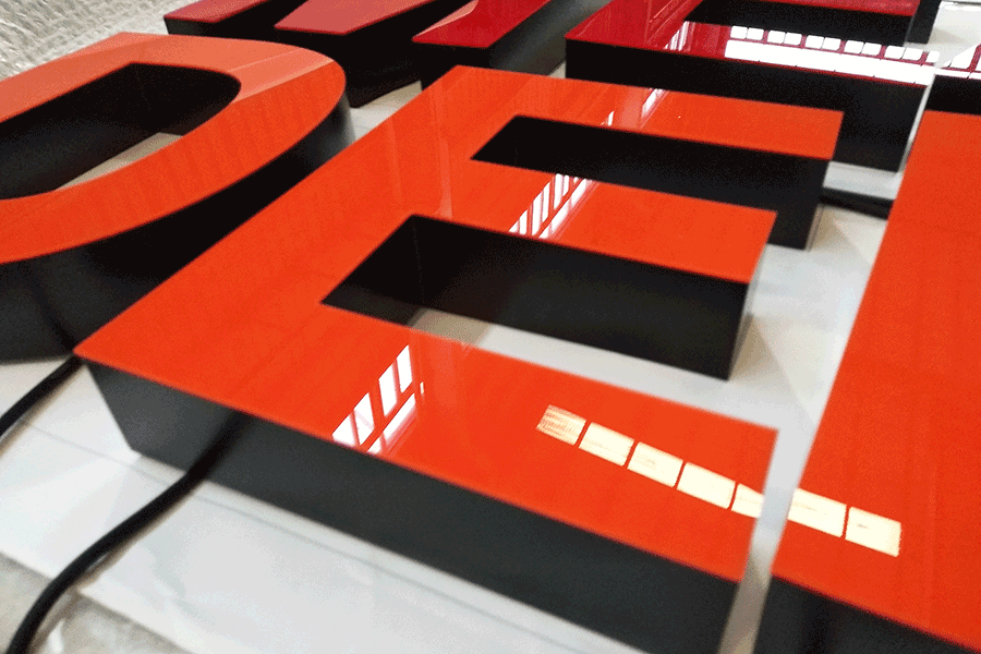 無邊字發(fā)光標(biāo)識牌制作有什么特征？