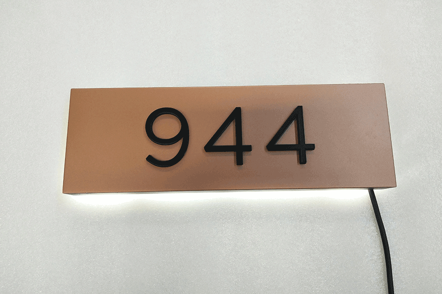 發(fā)光字門牌標(biāo)識(shí)設(shè)計(jì)制作有哪些特點(diǎn)？