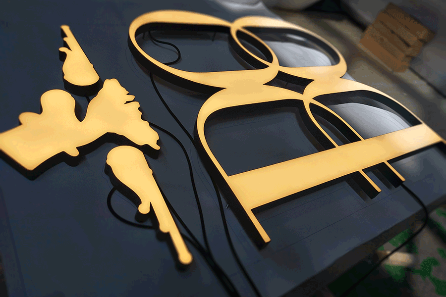 制作樹脂字發(fā)光標(biāo)識(shí)牌具備哪些特征？