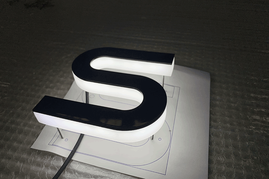 LED背發(fā)光字標(biāo)識(shí)標(biāo)牌制作有哪些優(yōu)勢(shì)？