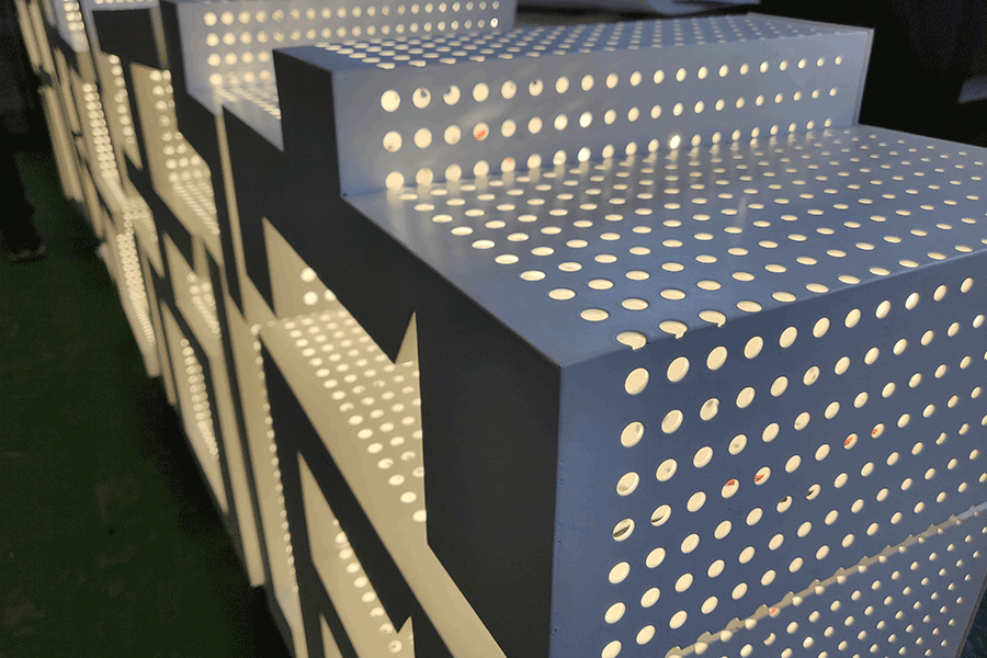 穿孔字發(fā)光標(biāo)識(shí)設(shè)計(jì)制作具備哪些特色？