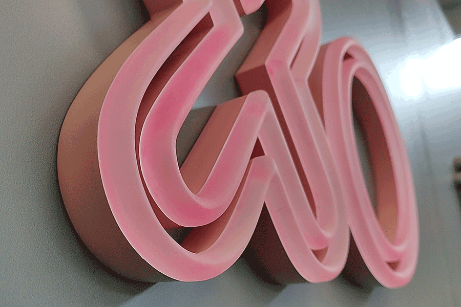 定制霓虹字發(fā)光標(biāo)識(shí)牌有什么特點(diǎn)？