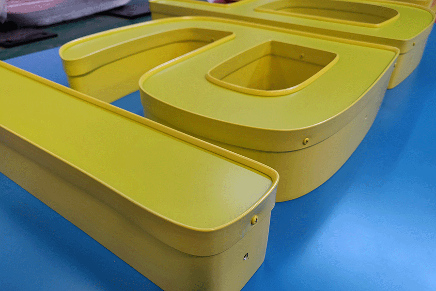 天地蓋字發(fā)光標(biāo)識(shí)設(shè)計(jì)制作有什么特點(diǎn)？