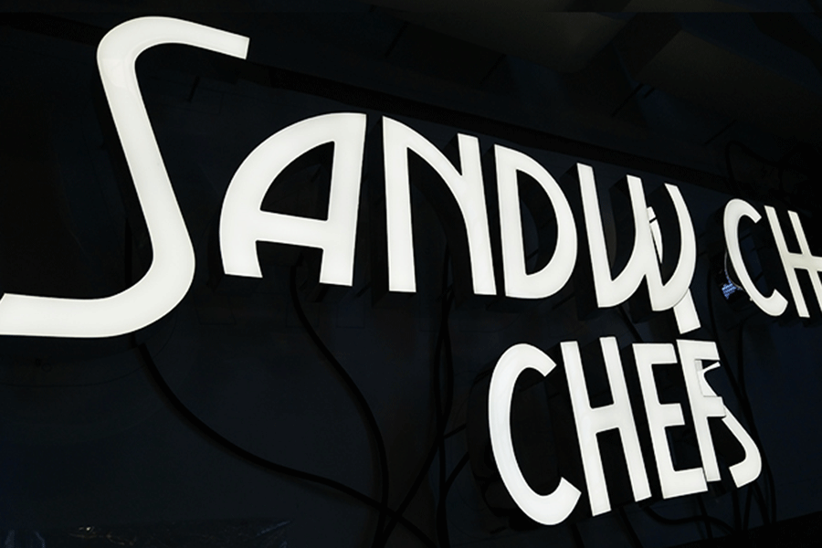 樹脂字發(fā)光標(biāo)識(shí)牌設(shè)計(jì)制作有什么亮點(diǎn)？