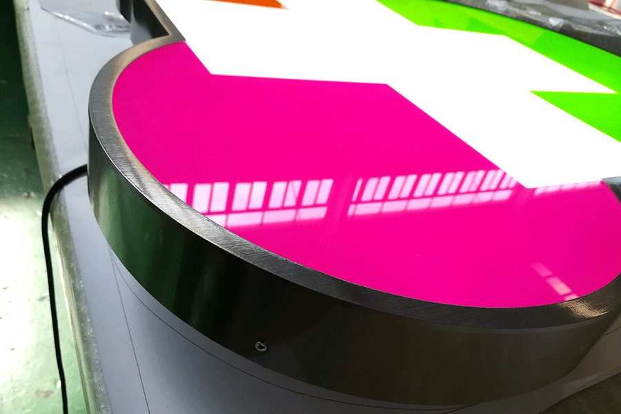 定制LED鏤空燈箱有什么優(yōu)點(diǎn)？